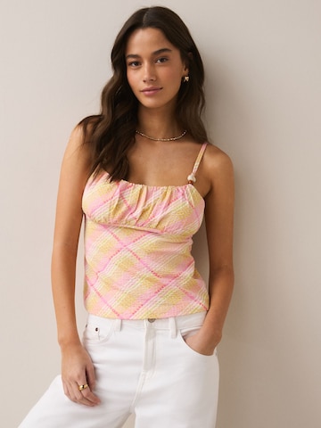 Top di Next in rosa: frontale
