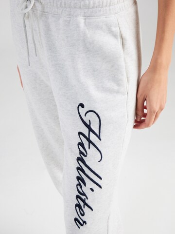 HOLLISTER Tapered Hose in Grau