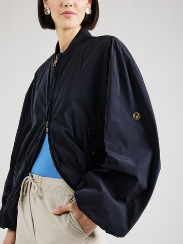 BLONDE No. 8 Prehodna jakna 'London' | črna barva