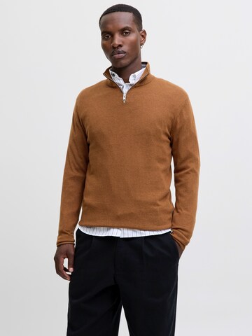 JACK & JONES Свитер 'JJEEmil' в Коричневый: спереди
