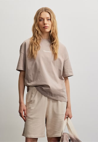 T-shirt oversize 'Bracy' Pegador en gris : devant