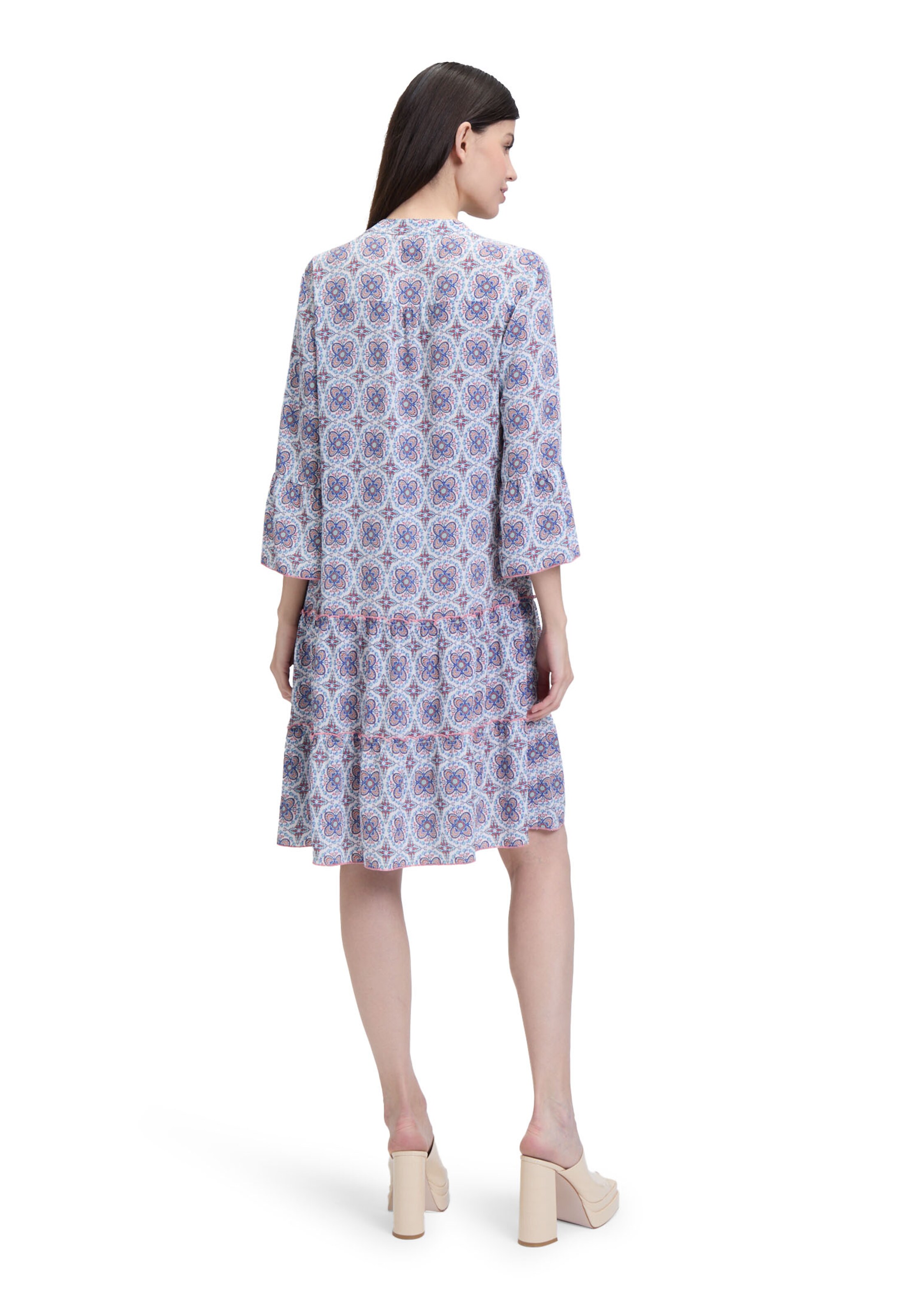 Abito di Cartoon in bianco