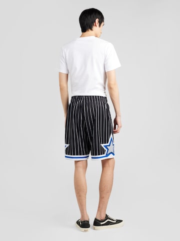 Mitchell & Ness Loosefit Sportshorts 'Swingman' in Schwarz