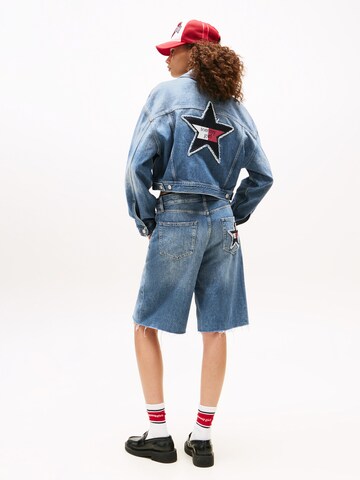 Tommy Jeans Демисезонная куртка в Синий: спереди