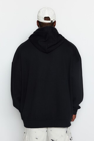 Trendyol Sweatshirt in Schwarz