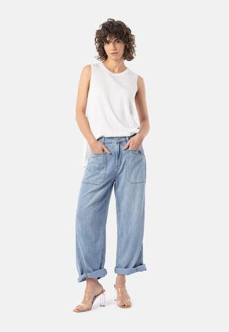 Elias Rumelis Top 'Blair' in White