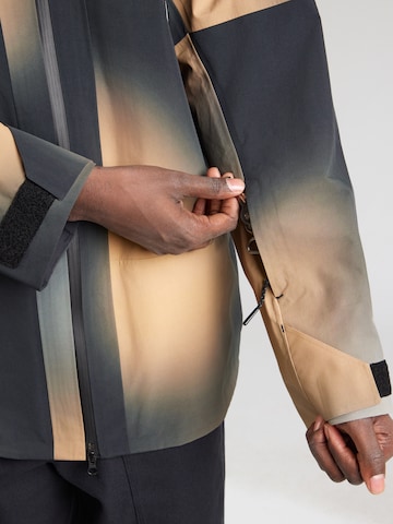 juoda PEAK PERFORMANCE Laisvalaikio striukė 'Edge 3L AOP'
