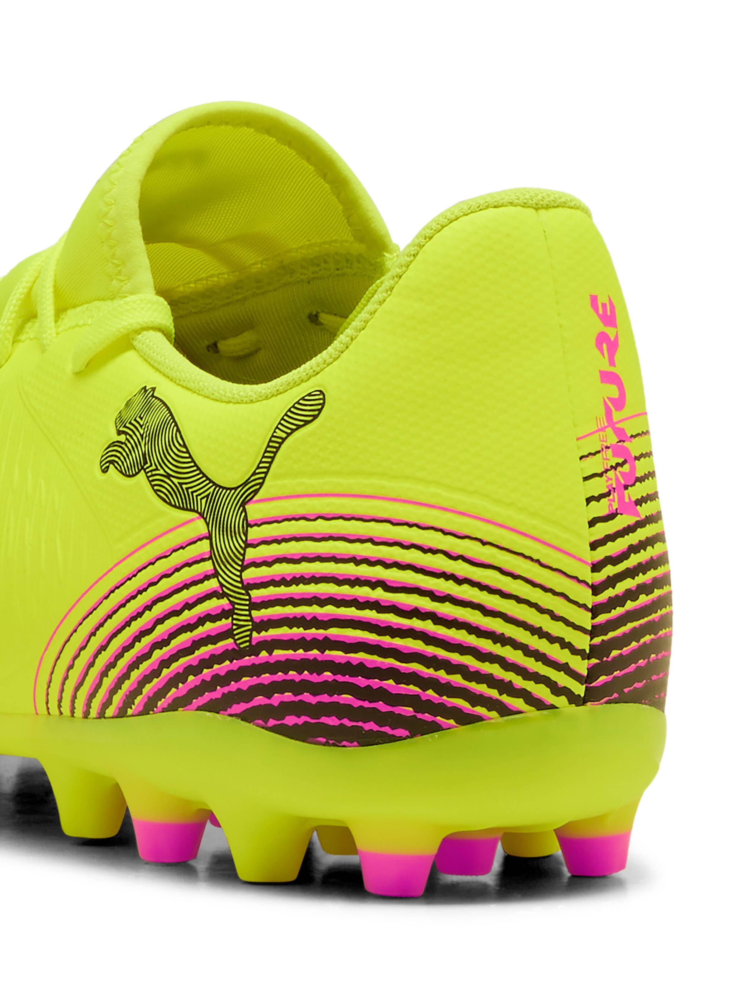 PUMA Jalkapallokengät 'Future 8 Play' värissä keltainen