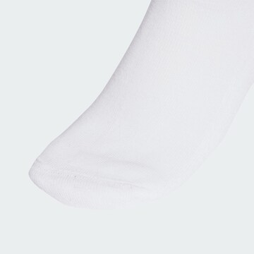 Chaussettes ADIDAS ORIGINALS en blanc