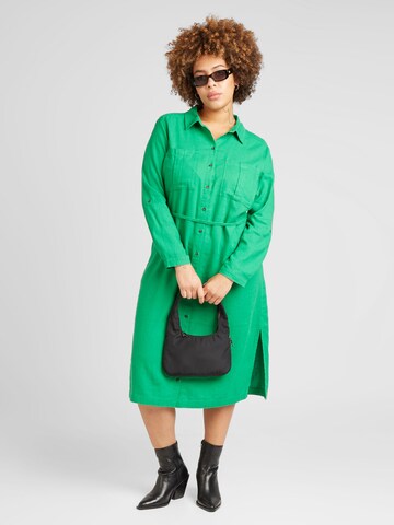 Rochie tip bluză 'CARO' de la ONLY Carmakoma pe verde