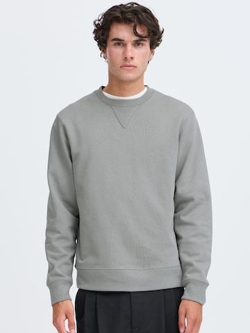 Casual Friday - Pullover ' CFPersson ' em cinzento: frente