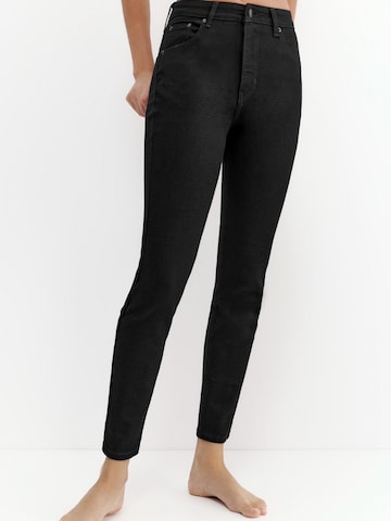 Pull&Bear Skinny Jeans in Schwarz: Vorderseite