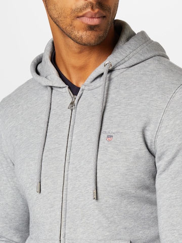 GANT Regular Fit Sweatjacke in Grau