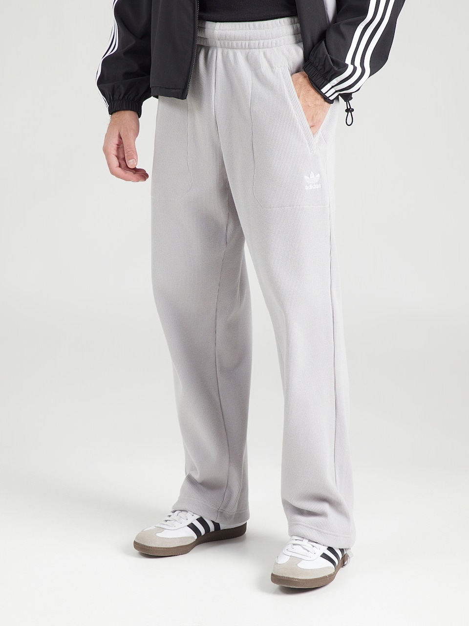 Largi Pantaloni 'ESSENTIALS' de la ADIDAS ORIGINALS pe gri: față