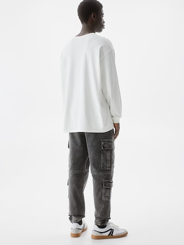 Pull&Bear Tapered Cargojeans in Grijs