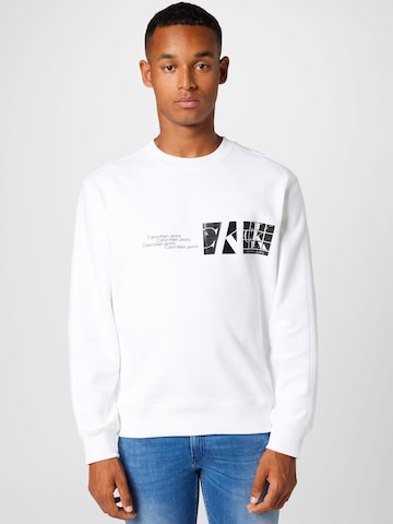 Calvin Klein Jeans Mikina – bílá: přední strana