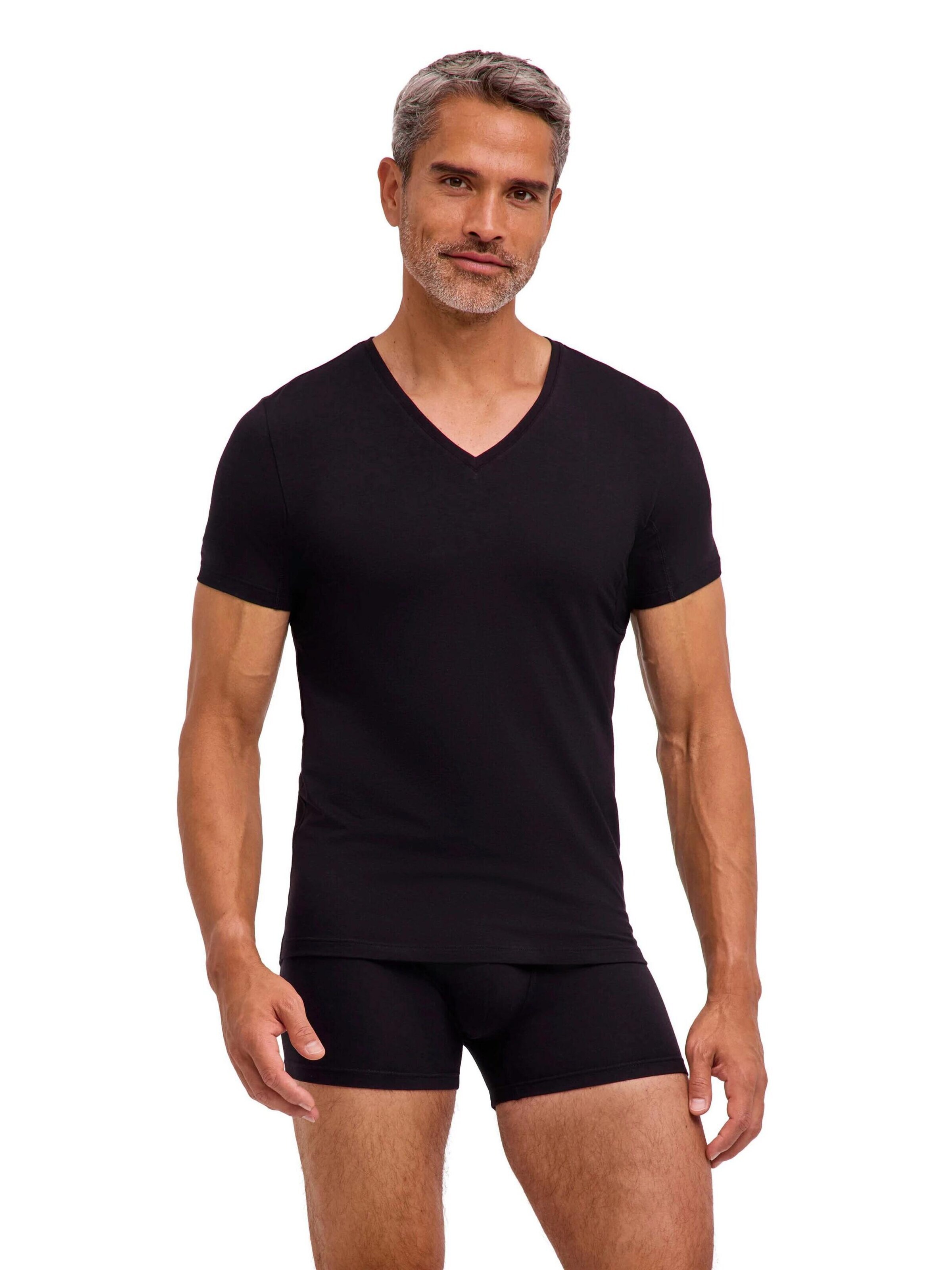 FALKE Undershirt in Black: front