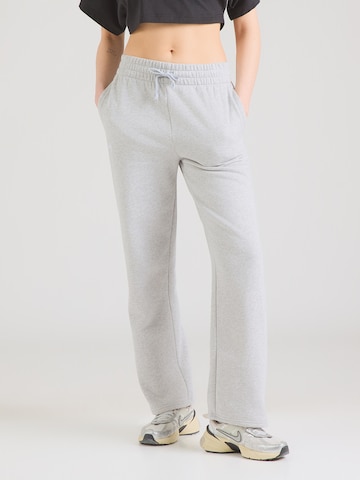 Regular Pantaloni sport 'Rival' de la UNDER ARMOUR pe gri: față