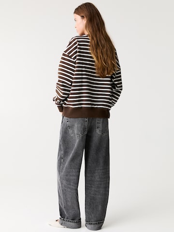 Pull&BearSweater majica - smeđa boja