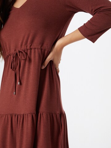 Robe 'Annika' ABOUT YOU en marron