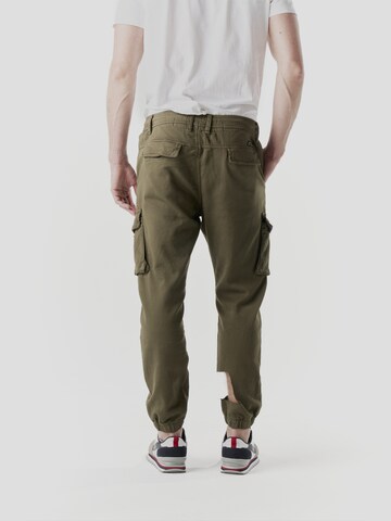 KOROSHI Tapered Gargohousut värissä vihreä