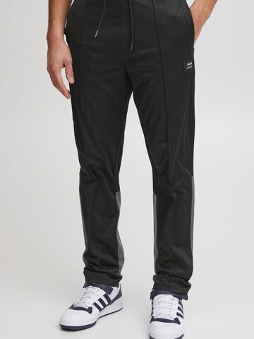 !Solid Regular Broek 'Izayah' in Zwart: voorkant