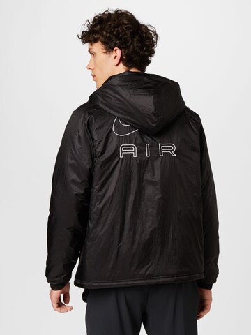 Nike Sportswear Jacke in Schwarz