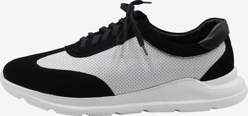 MO Sneakers laag in Zwart: voorkant