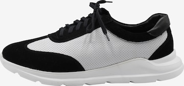 MO Sneakers in Black: front