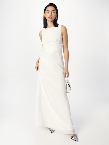 Robe de soirée 'DAINA' TFNC en blanc