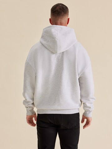 DAN FOX APPAREL Sweatshirt 'Sebastian Heavyweight' in Grey