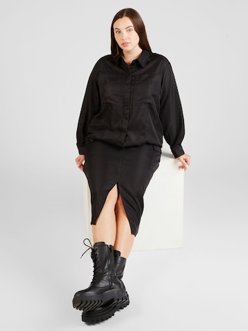 Vero Moda Curve - Blusa 'SIKKA' en negro