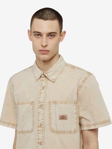 DICKIES Regular fit Overhemd 'NEWINGTON' in Beige