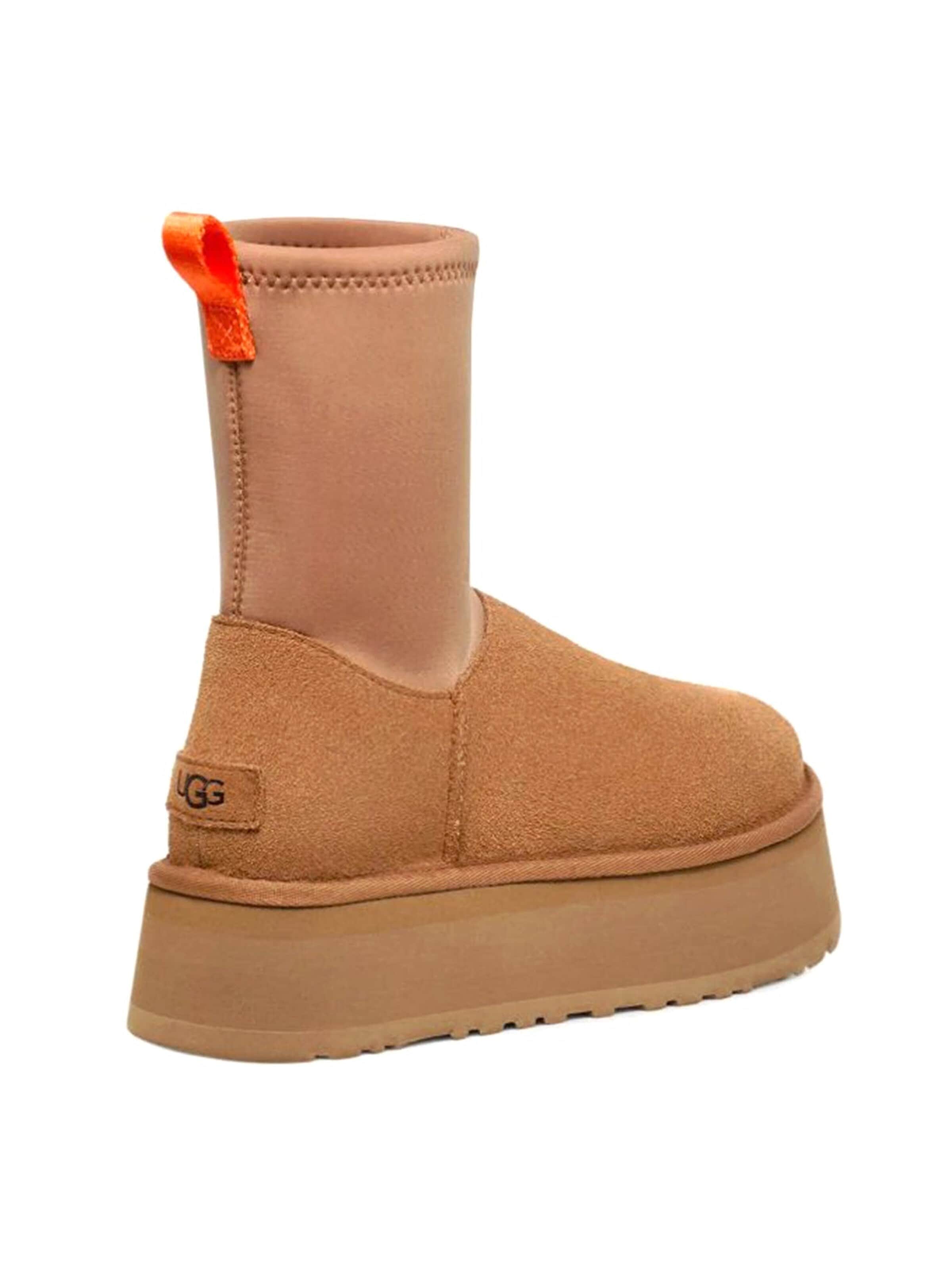 UGG Boots '® W CLASSIC DIPPER CHESTNUT' in Brown