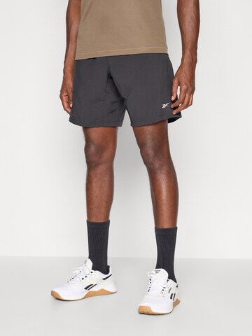Reebok - Regular Calças de desporto em preto: frente