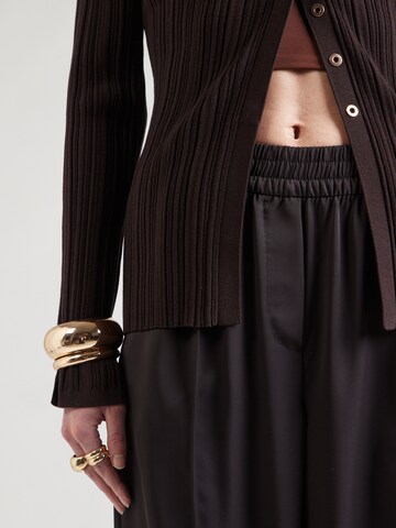 Cardigan & Other Stories en marron