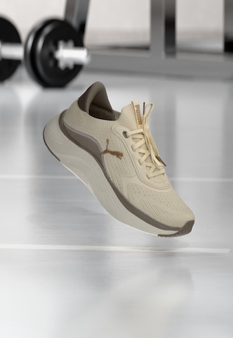 PUMA Tekaški čevelj 'Softride Mayve 2' | bela barva