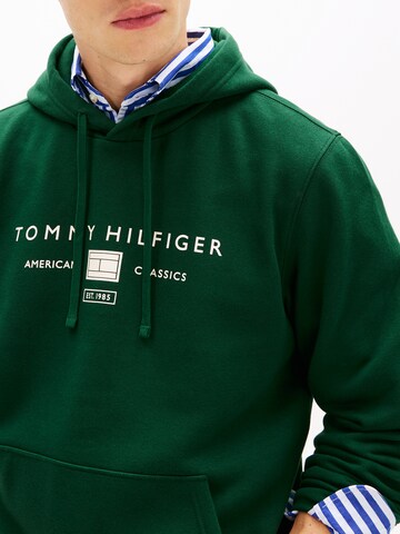 TOMMY HILFIGER Mikina 'Brand Love' – zelená
