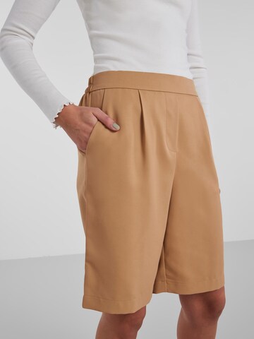 Loosefit Pantalon à pince 'Tally' PIECES en marron