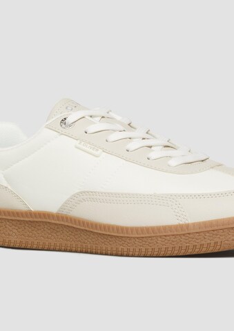 Baskets basses s.Oliver en blanc