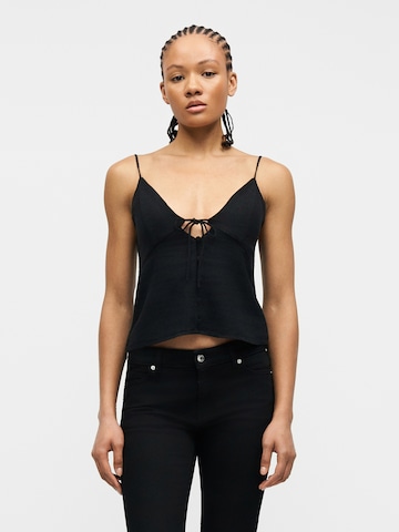 Top de la Abercrombie & Fitch pe negru: față