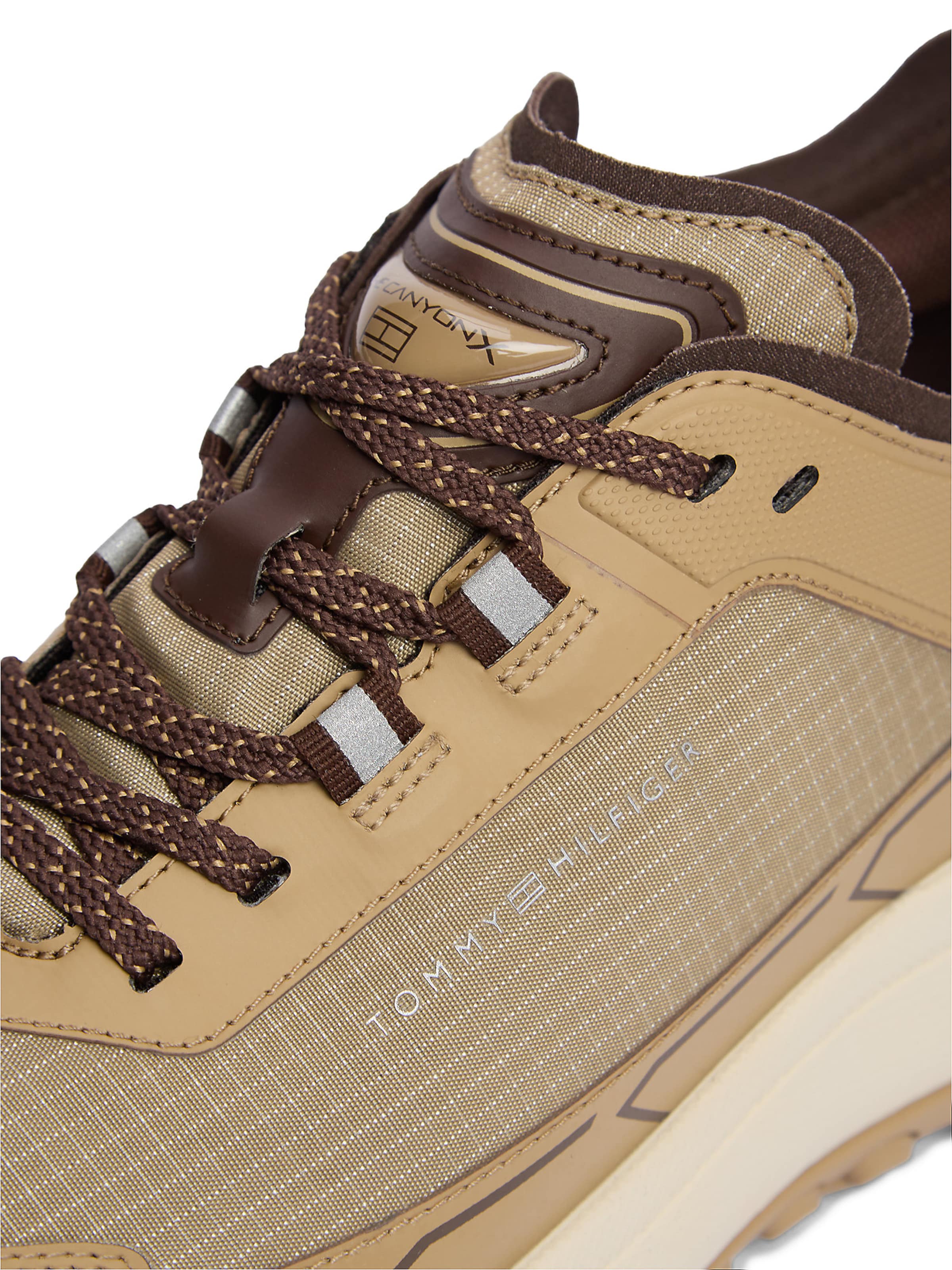 TOMMY HILFIGER Sneaker in Beige