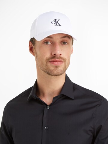 Calvin Klein Jeans Cap in White: front