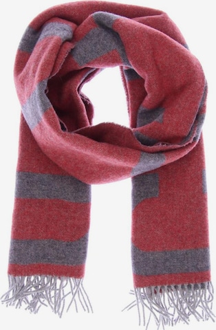 Closed Scarf & Wrap in One size in Red: front