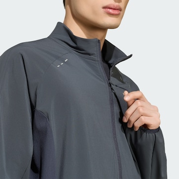 Giacca di mezza stagione 'Tech Trefoil Essentials' di ADIDAS ORIGINALS in grigio