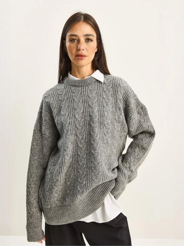 Bianco Lucci - Pullover em cinzento