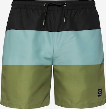 MAUI WOWIE Board Shorts in Green: front