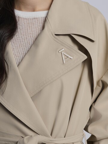 AEMMI - Abrigo de verano en beige