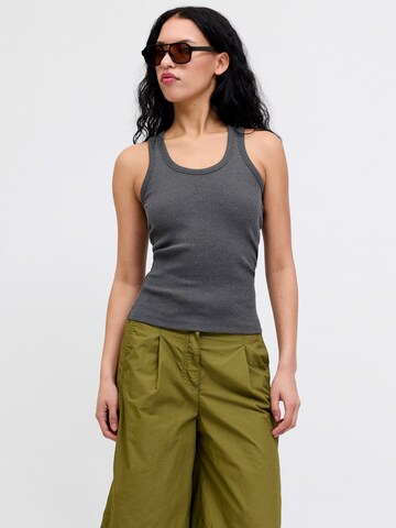 JJXX Top in Grau: Vorderseite