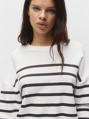 Pull&Bear Sweatshirt in White